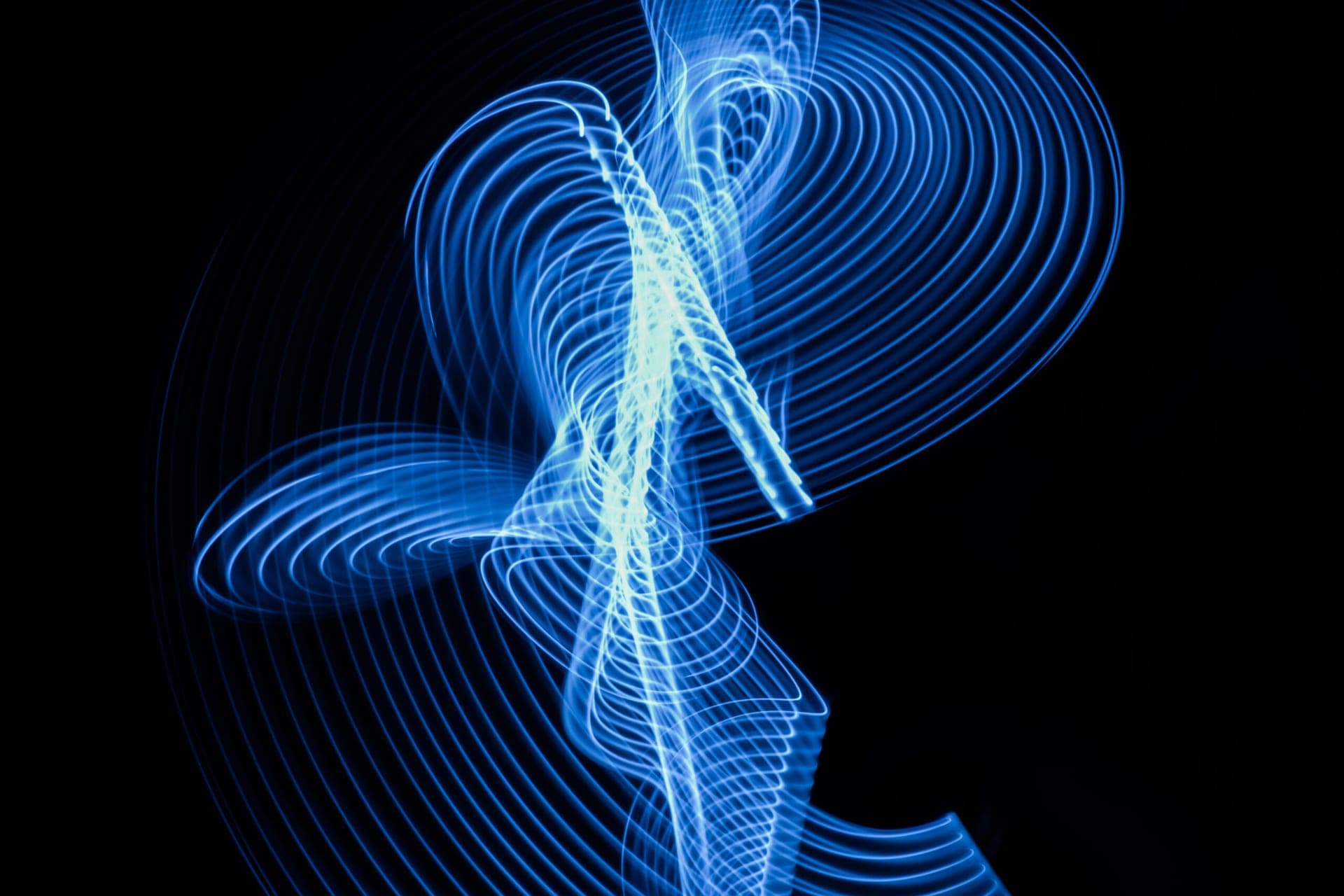 Frequenzmedizin: Die stille Kraft, die unsere Haut und Gesundheit formt
